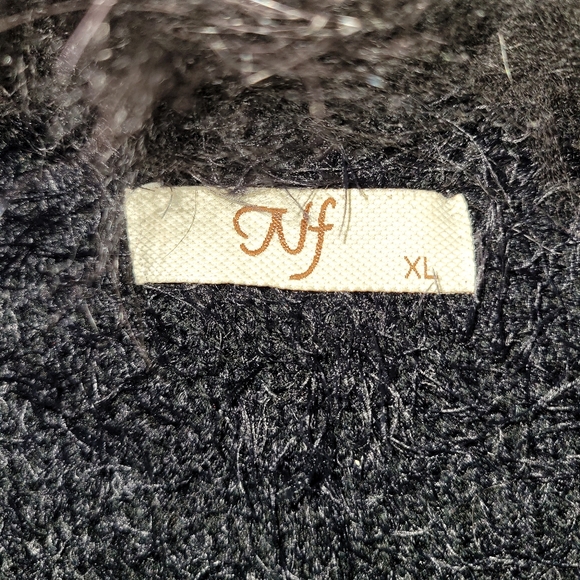 XL Alf Faux Fur Vest | Red and Black - Picture 7 of 7